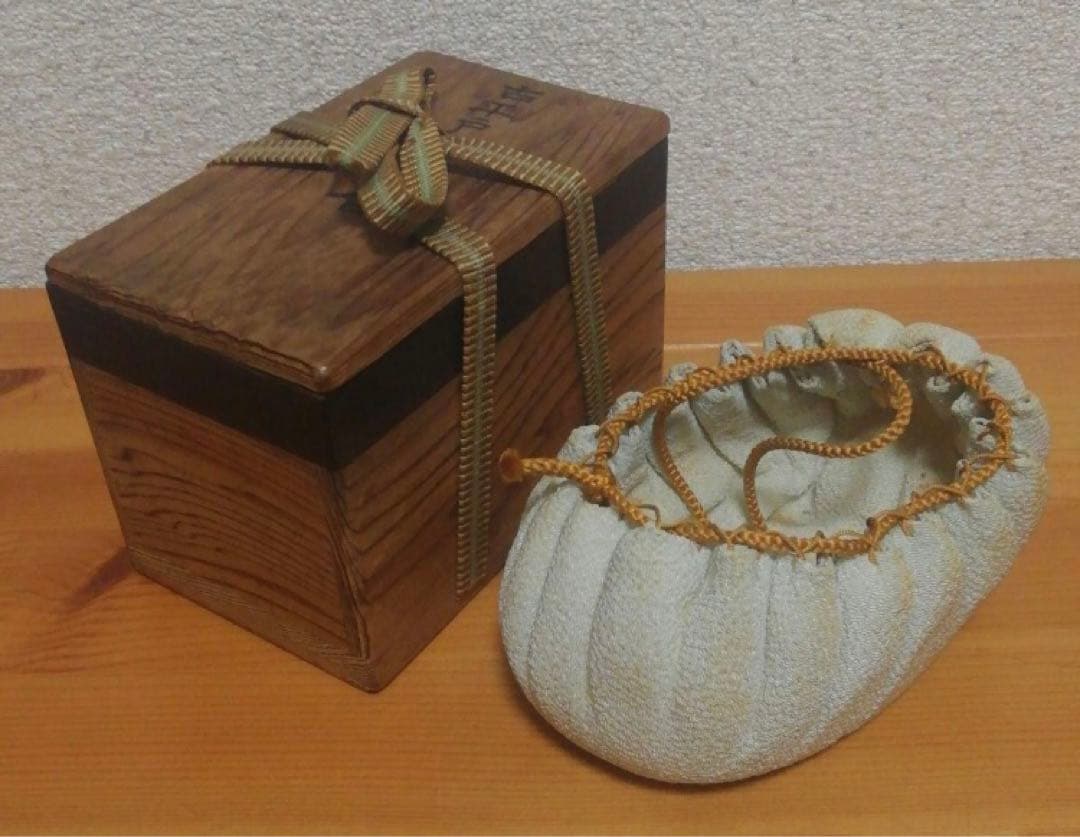 蓑亀　古平戸焼　亀　香合　共箱　仕服付　茶道具