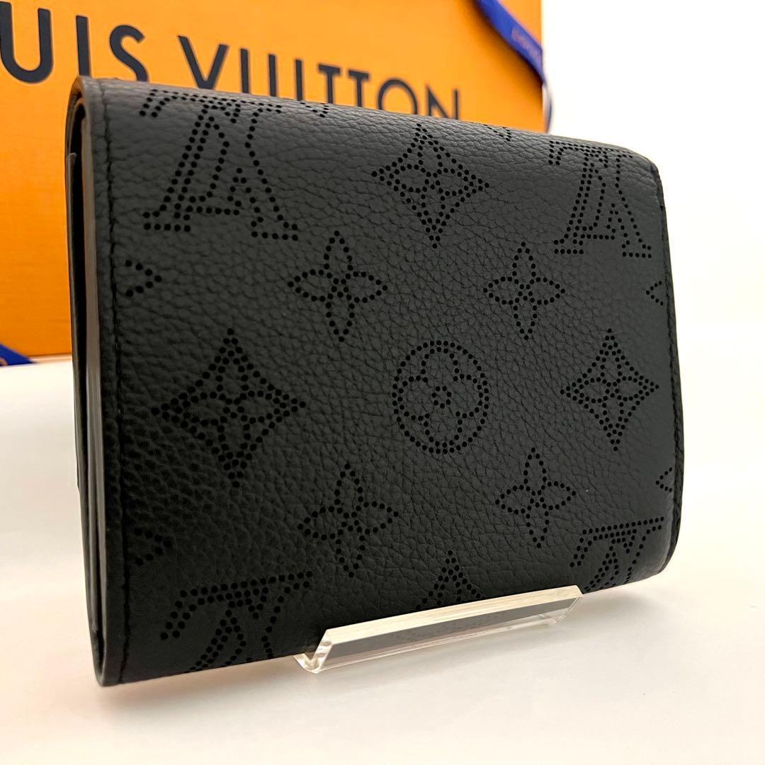 ✨極上美品✨ルイヴィトン モノグラム マヒナ イリス コンパクト黒 二つ折り財布