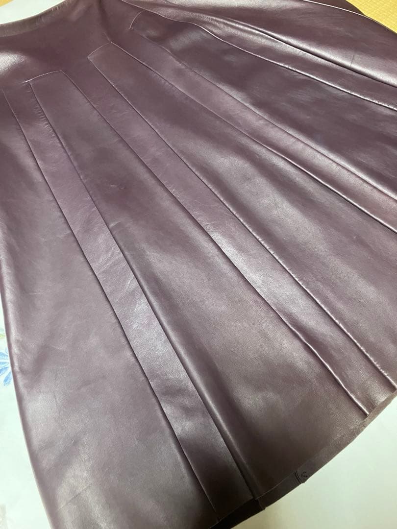 プラダ　スカート フレア　ラムレザー