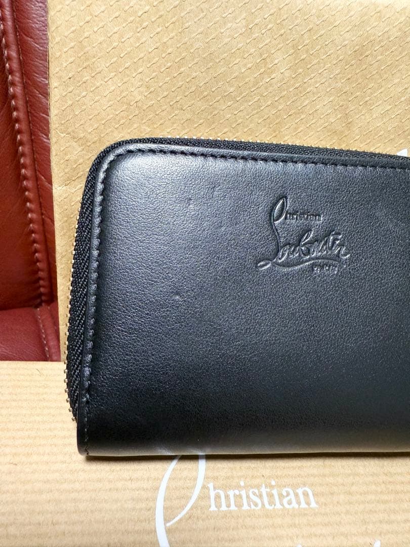 【正規品・箱付き】美品 クリスチャン ルブタン パネトーネ ケース