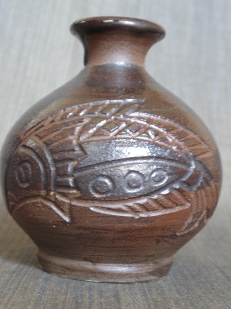 希少作★金城敏男【師＆父：金城次郎】★線彫り魚文徳利