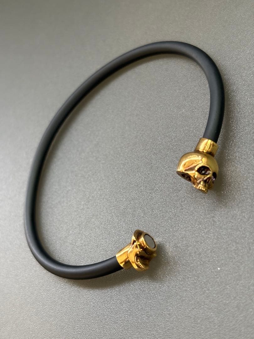 アクセサリー ALEXANDER MCQUEEN RUBBERCORDSKULLNo.503