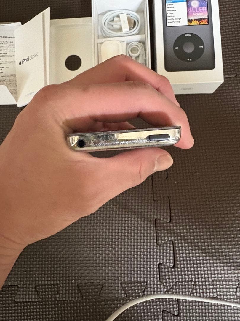 iPod Classic 160GB 本体と付属品