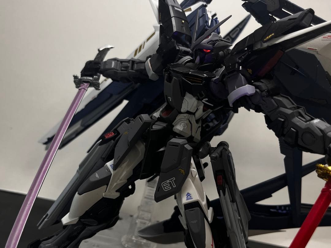 ガンプラ　全塗装完成品　MG ガンダムアストレイ