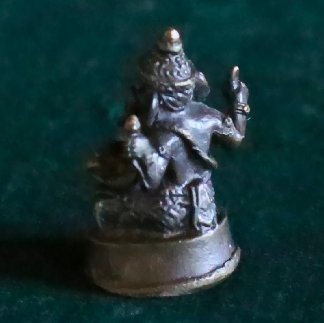ガネーシャ像（座）　金属製　約2.5cm 　ー インドの小さな神さま ー