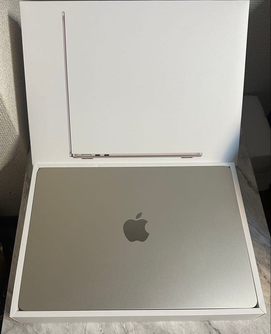 MacBook air m2チップ 13.6インチ 8GB 256GB ゴールド