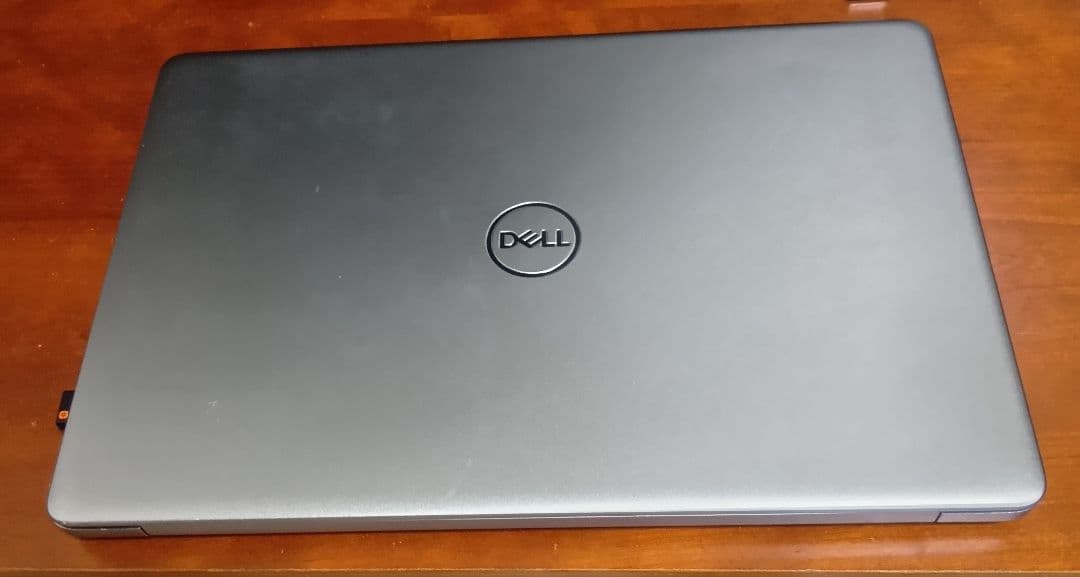 DELL ノートパソコン　vostro P87G001 ジャンク