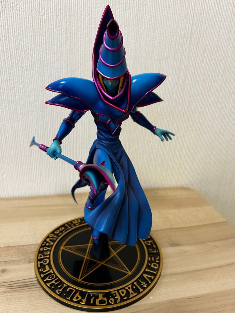 遊戯王　ブラック・マジシャン1\7スケールフィギュア　壽屋