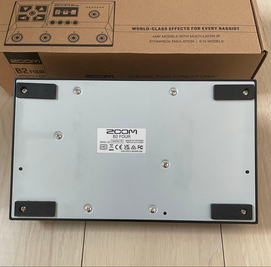 ZOOM B2 FOUR ベースエフェクター 本体+純正ACアダプター