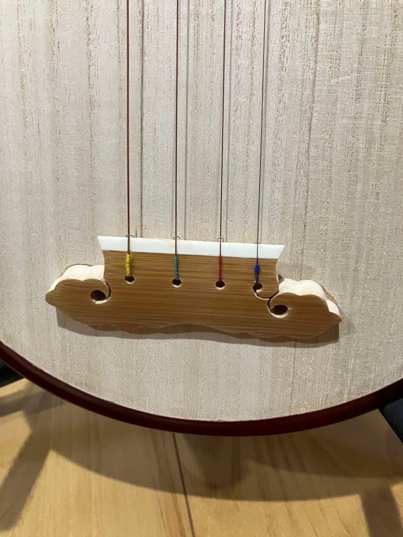 中国琵琶 宮廷楽器 撥弦楽器　木製 琵琶 4弦 花の彫刻