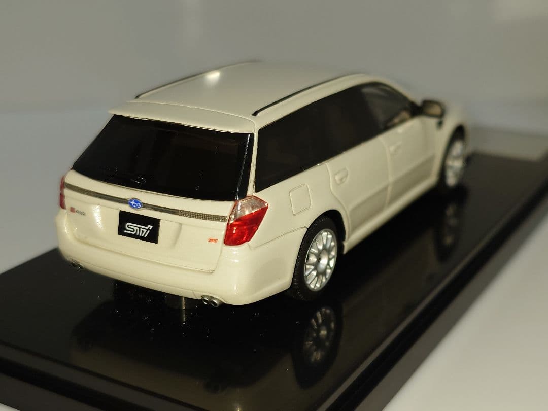 1/43 SUBARU STI S402 WAGON ホワイトパール W262