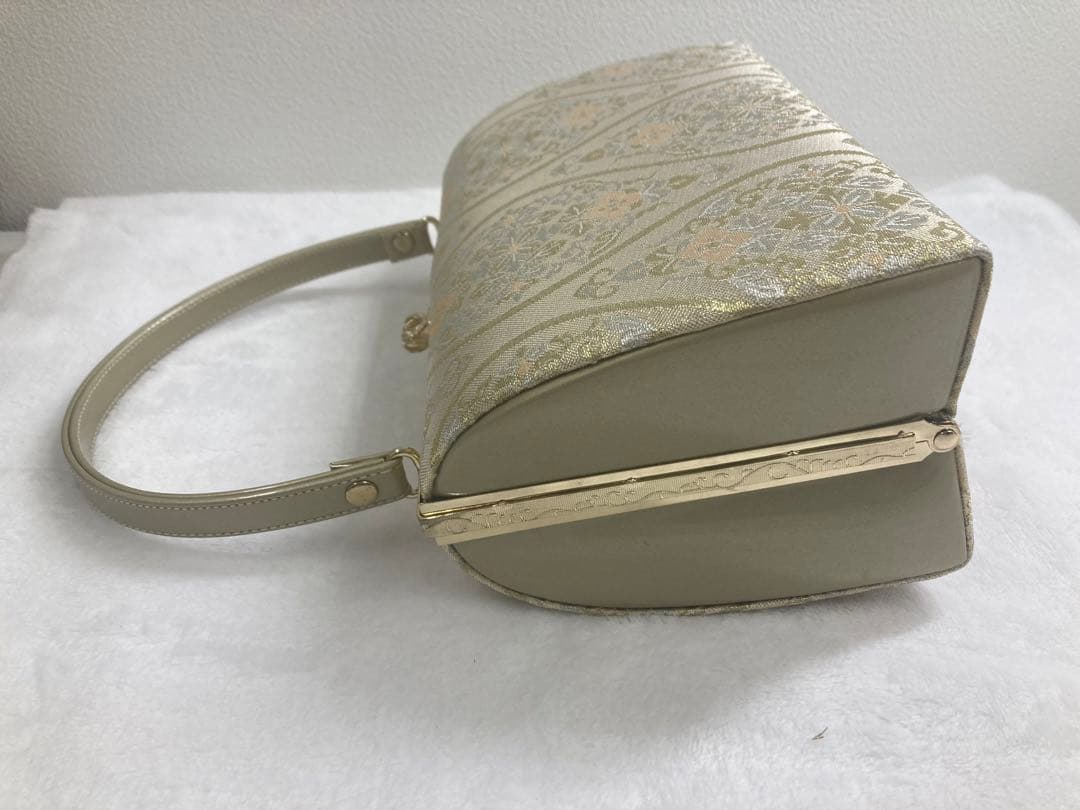 お値下げ　ゴールドの和装用バッグと草履セット