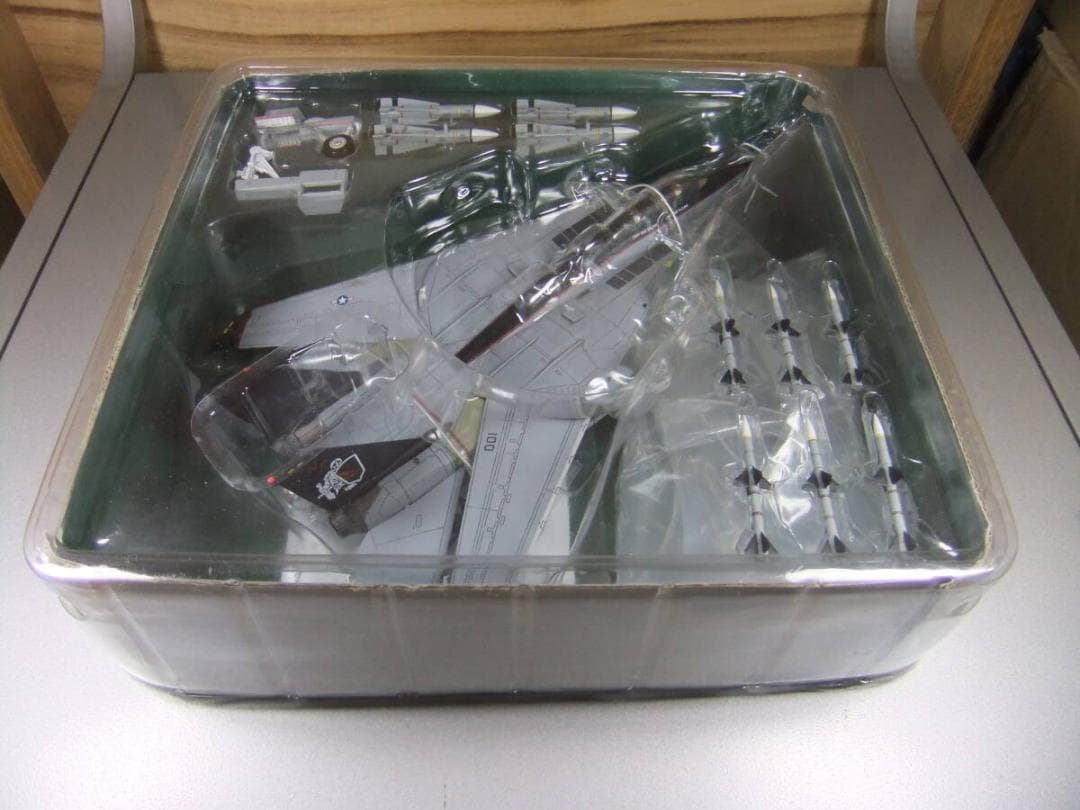 ユニマックス 1/72 F-14A トムキャット VF-154 ブラックナイツ