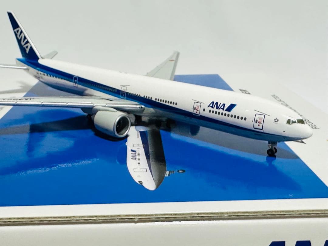 全日空商事 1/400 ANA 777-300ER NH40013