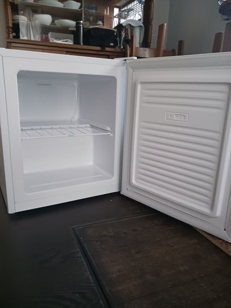 [ マクスゼン ] 2024年製 小型 1ドア冷凍庫 33L 右開き