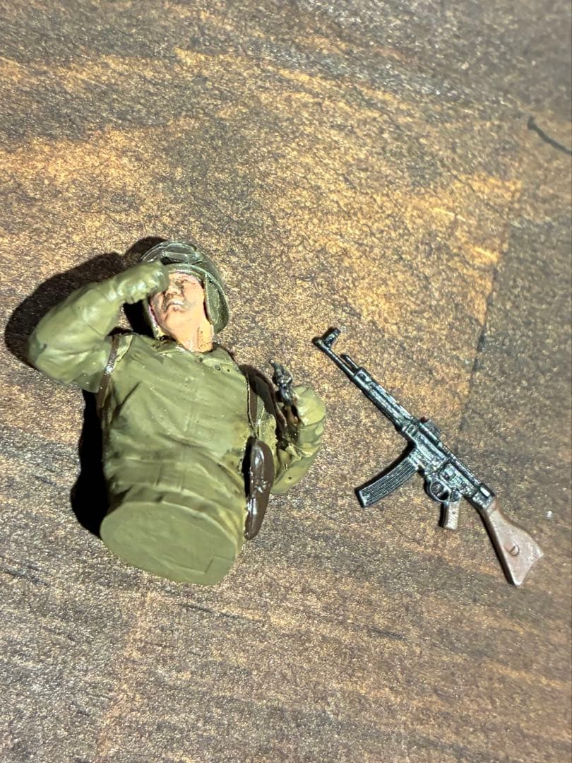 映画FURY風　シャーマン戦車　M4A3E8 完成塗装済