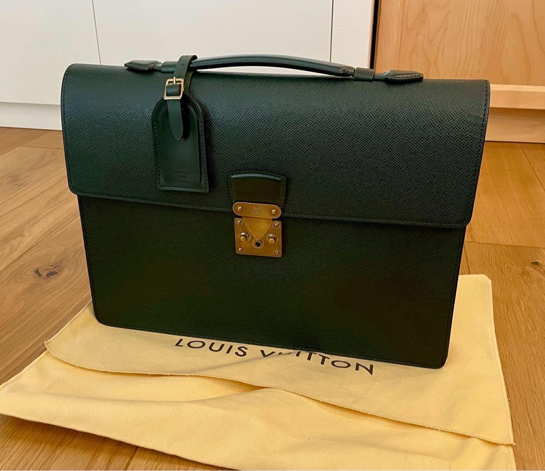 LOUIS VUITTONタイガ　セルヴィエットクラド　　　ブリーフケース