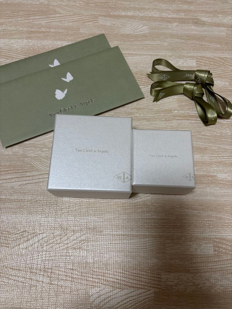 Van Cleef & Arpels ケース /リボン/封筒セット