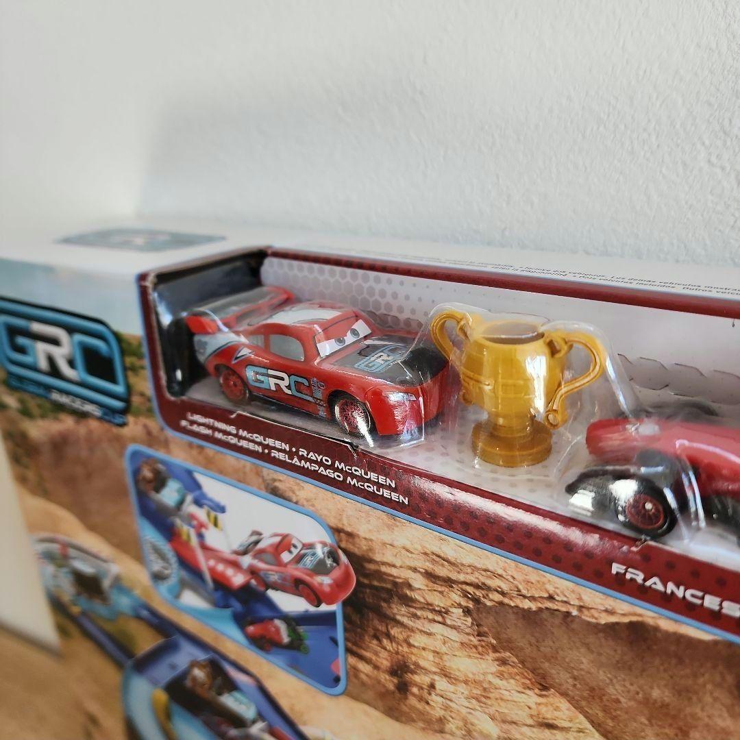 マテル カーズ GRC プレイセット ミニカー2台 マックィーン フランチェスコ