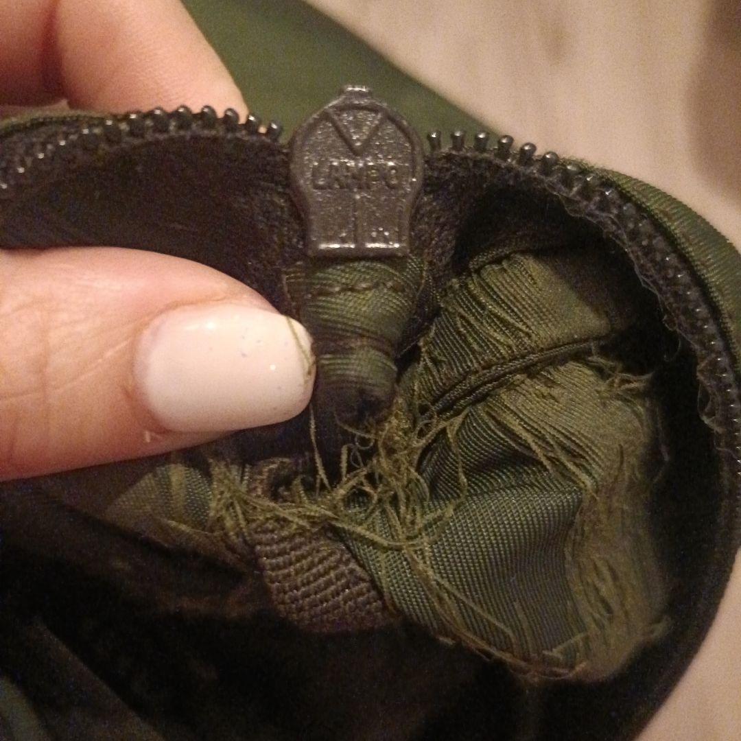 最終お値下げ　PRADA カーキ　ナイロンショルダーバッグ