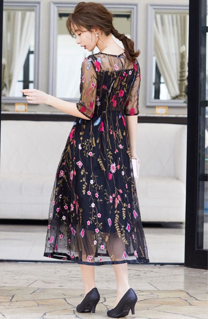 ニアナ niana ヴィンテージ風フラワー刺繍ドレス 結婚式ワンピース