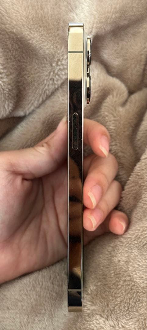 iPhone 13Pro 容量128 最大容量76％