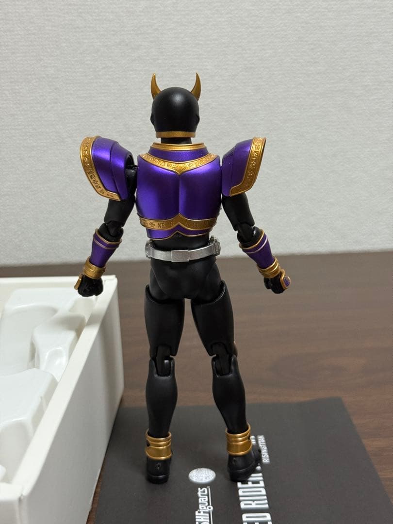 真骨彫　仮面ライダークウガ　ライジングタイタン