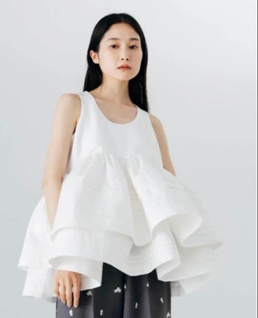 トップス Bibiy. DOVE PEPURAMU TOP