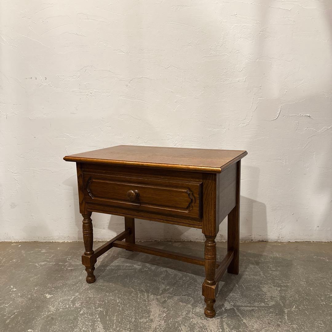 ヴィンテージ　木製サイドテーブル　引き出し付き　1