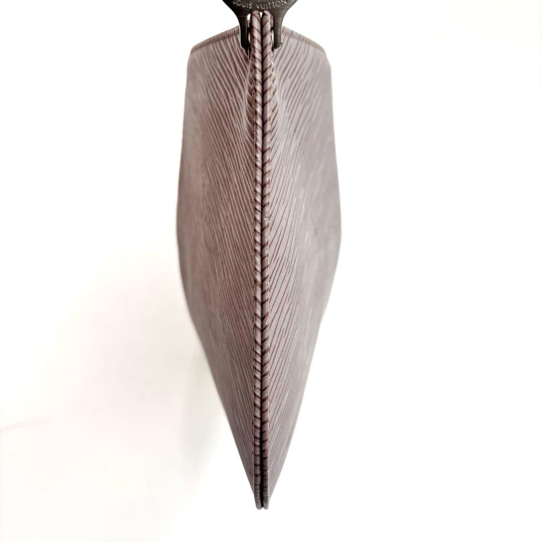 LOUIS VUITTON エピ　ポシェット　ドゥミリュンヌ　ライラック