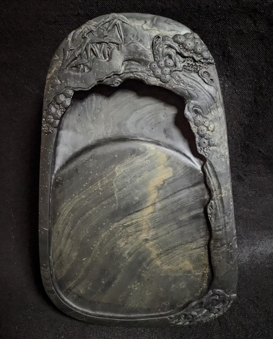 【歙州硯　松竹文特大楕硯】◆金暈金星・水波紋の美石◆12.7吋◆唐木塗箱◆龍尾山