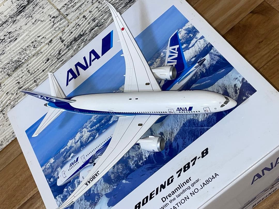 全日空商事 1/200 ANA ボーイング B787-8 JA804A 台座付き