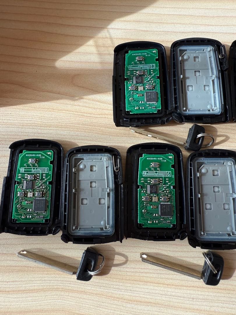 トヨタ純正 ヴォクシー スマートキー (4つボタン) 6個 送料込み