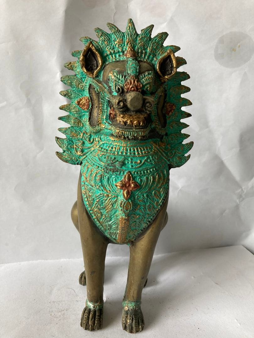 獅子，真鍮製，古美術品，重2100克。