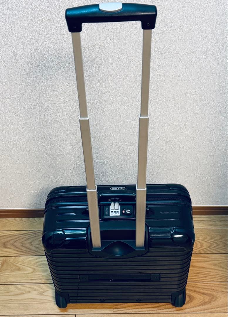 【週末値下】リモワ サルサデラックス2輪 23L 機内ビジネストローリー黒