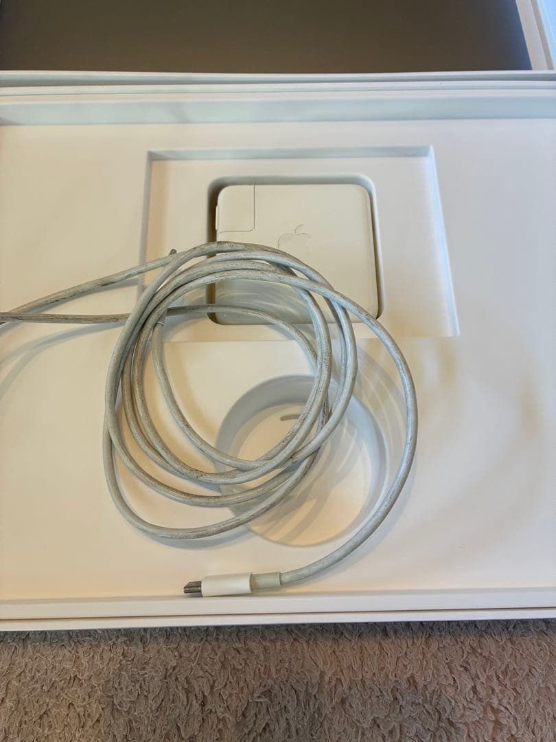 【訳あり】MacBook Pro 13インチ / 8GB / 256GB