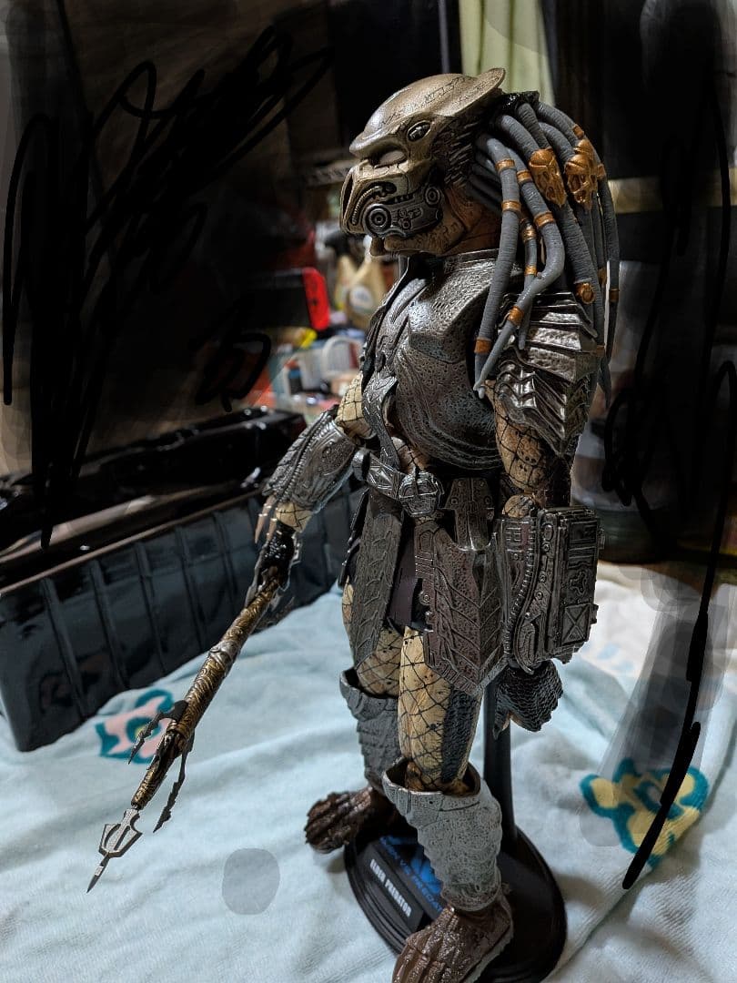 プレデターフィギュア