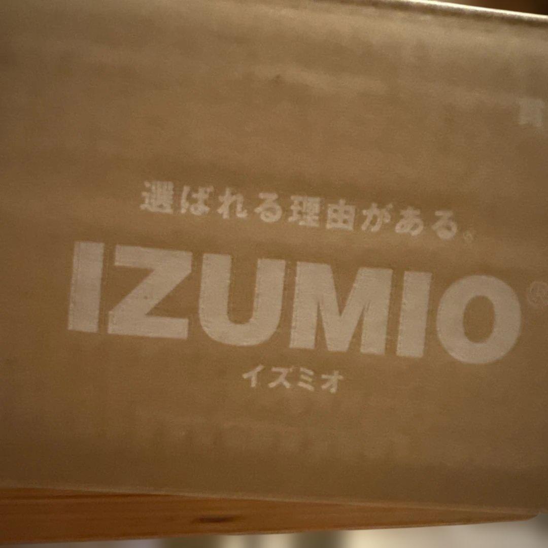 【 未開封 】 IZUMIO NATURALLY PLUS 200ml×30本