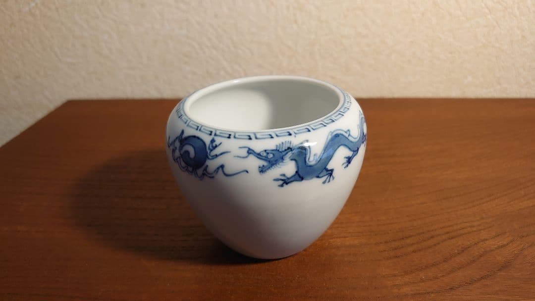 李朝　李朝白磁　白磁　白磁壺　香炉　アンティーク白磁　蔵出し　龍の図　１客
