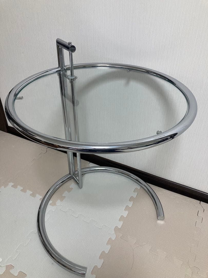 アイリーン グレイ アジャスタブルテーブル　リプロダクト E-1027