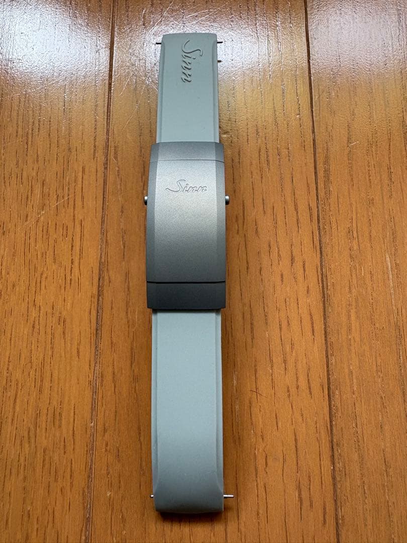 Sinn チタンバックル　グレーラバーセット　20ミリ幅