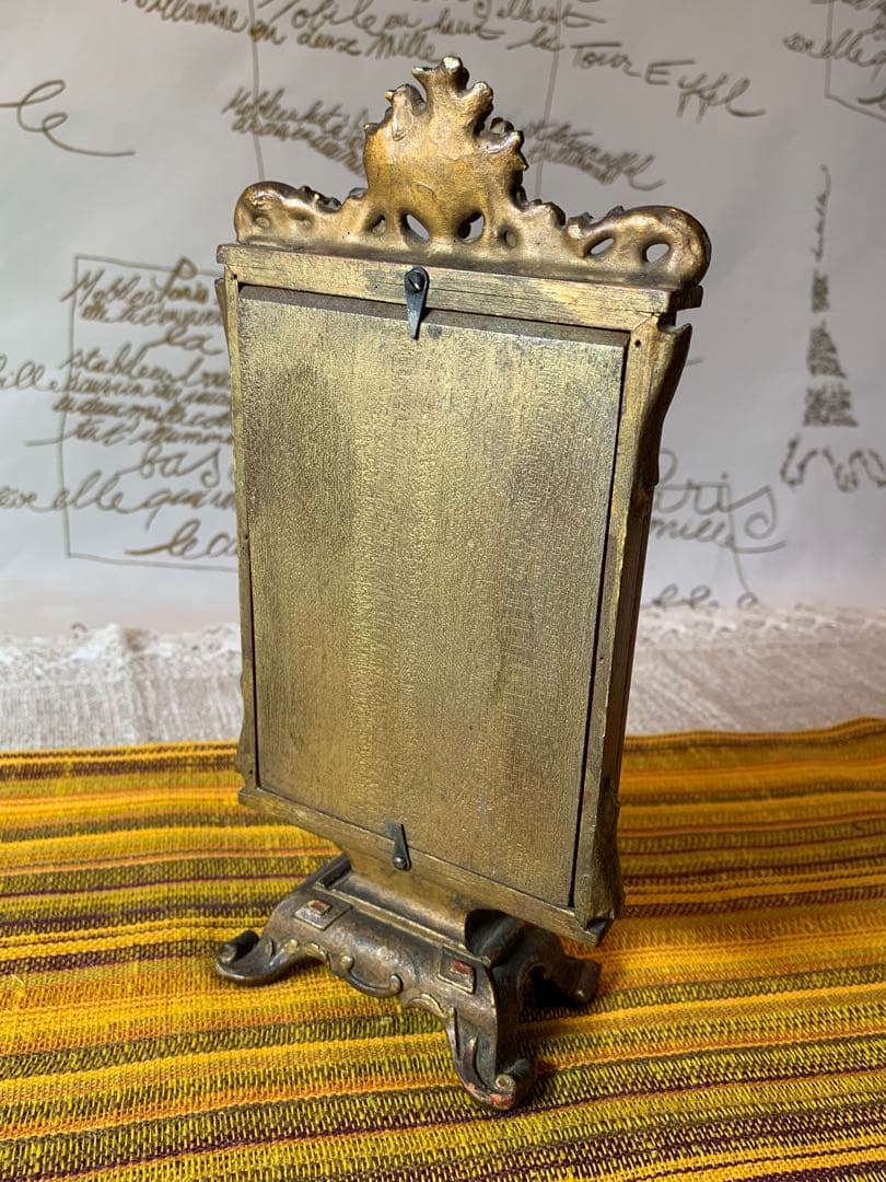 フランス製　アンティーク　レアな細かい細工の木製額立て！扉が開いて素敵です！