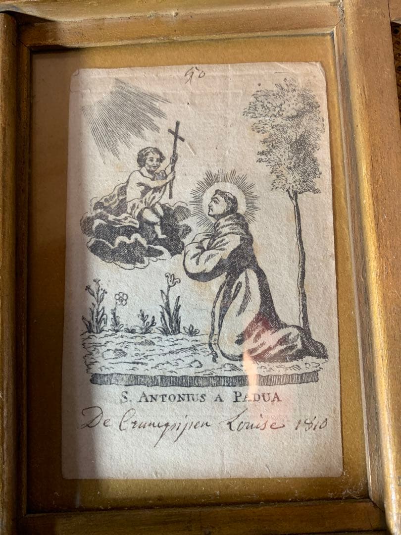 フランス製　アンティーク　レアな細かい細工の木製額立て！扉が開いて素敵です！