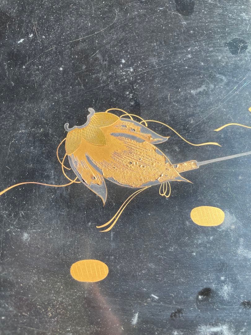 骨董品　希少　金箔装飾の黒漆塗り膳 収納箱付き　100年前