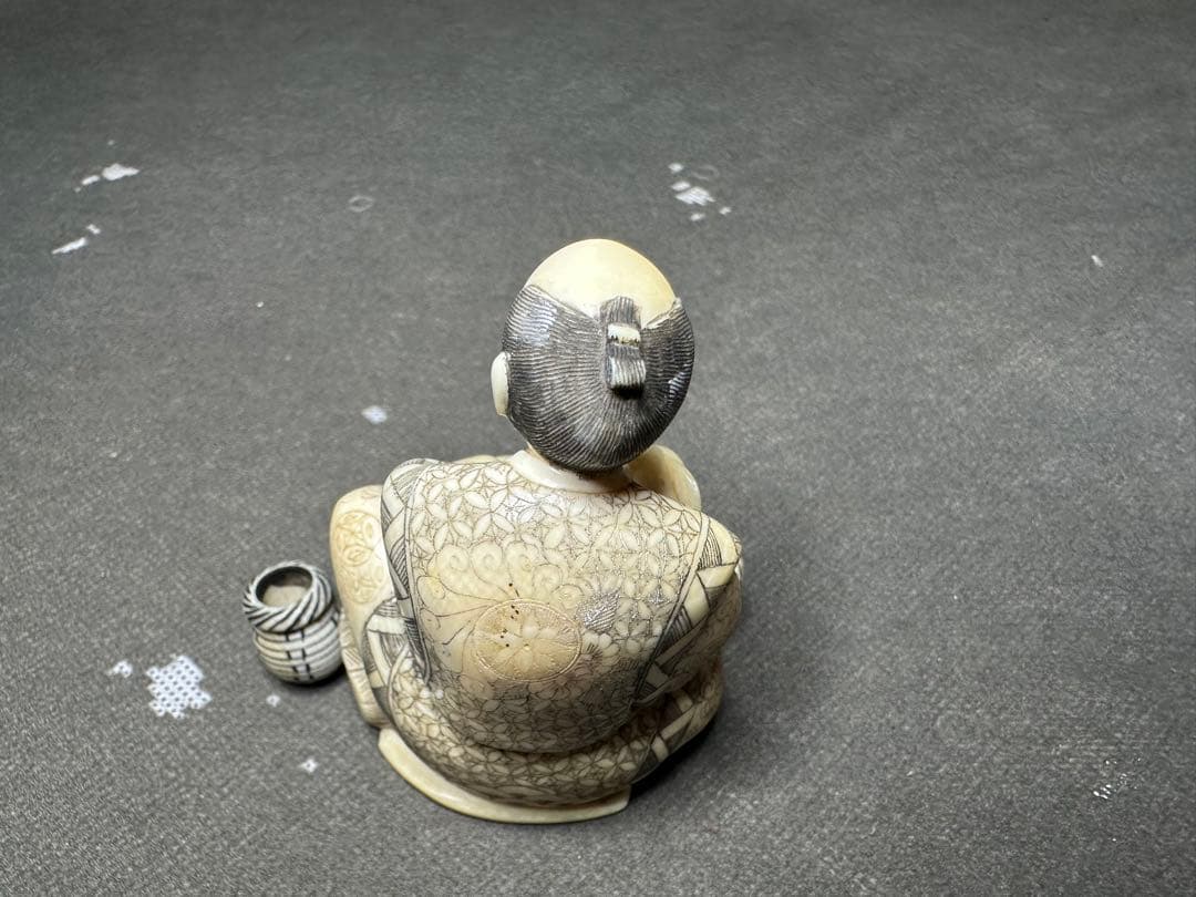 極上　天然素材　置物　根付　　アンティーク　和彫　骨董　飾り物　古美術品