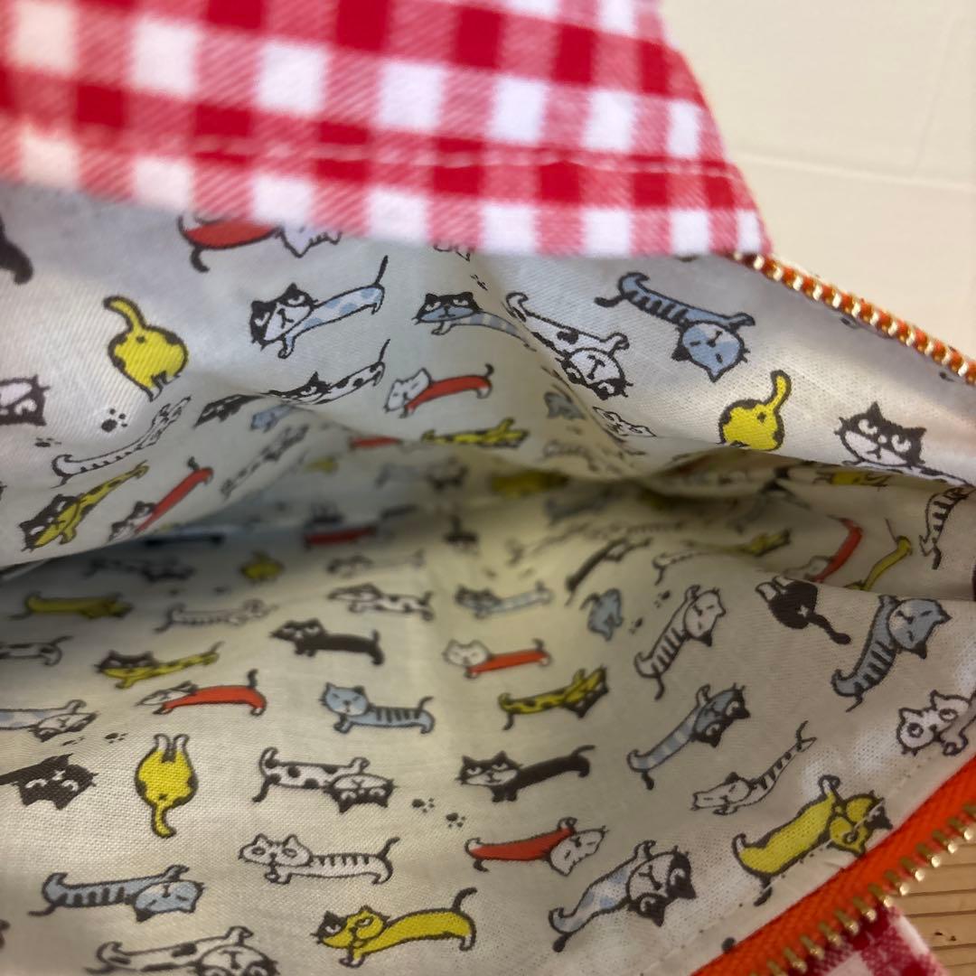 感謝価格　SALE 猫柄　持ち手付き20cmファスナーポーチ　人気　ハンドメイド