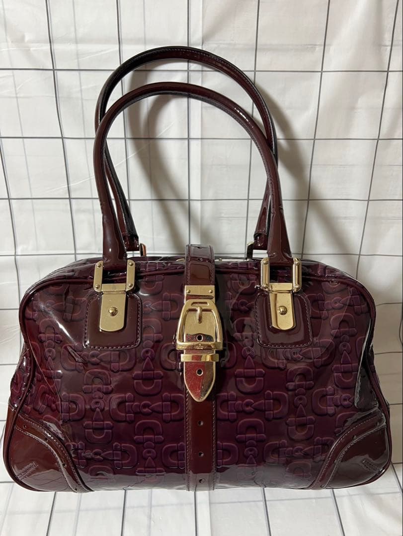 GUCCI グッチ　ワインレッド エナメルハンドバッグ　145770