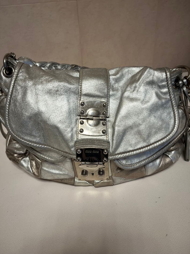 ミュウミュウ　シルバー 編み込みハンドル ショルダーバッグ