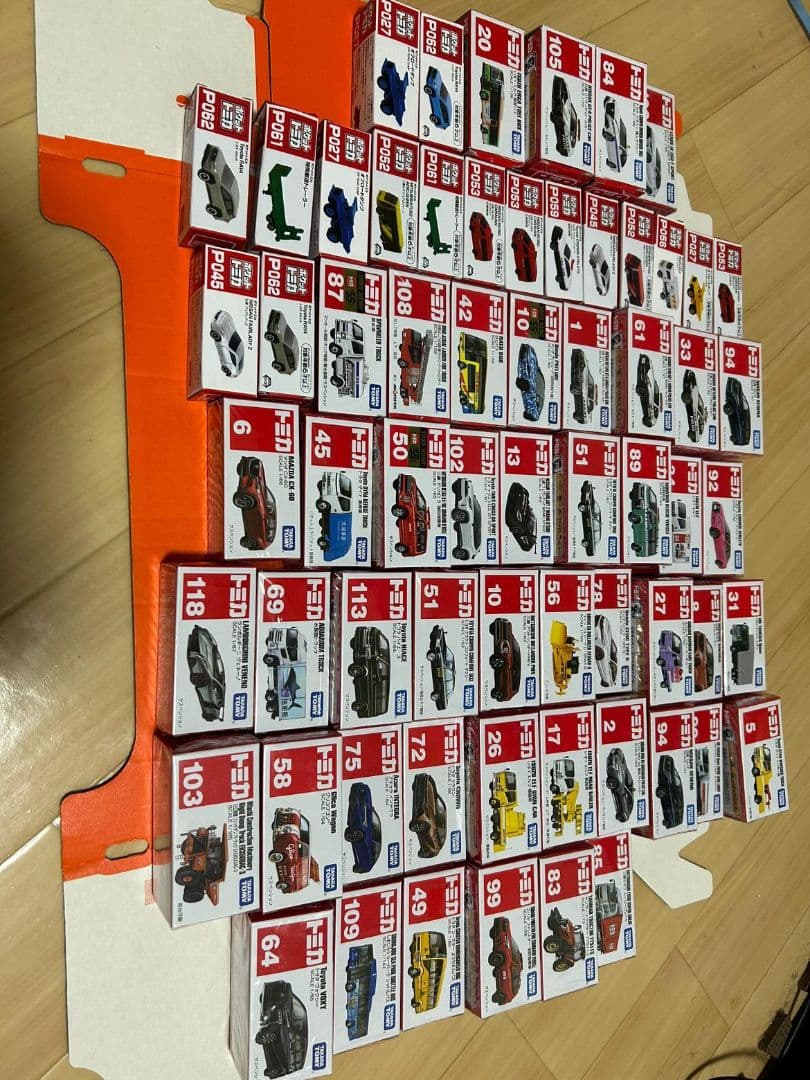 トミカ47台、ポケットトミカ17台計64台セット3点のみ開封他未開封！