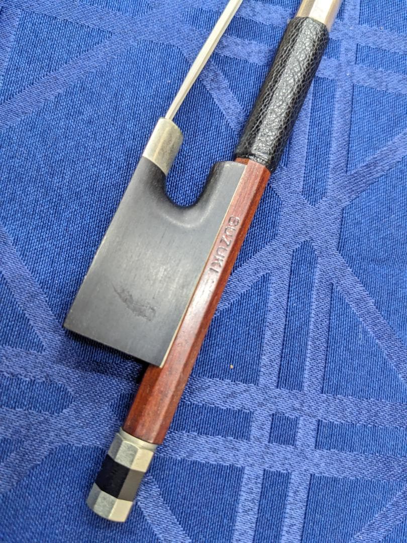 鈴木バイオリン社　バイオリン弓 フェルナンブコ材